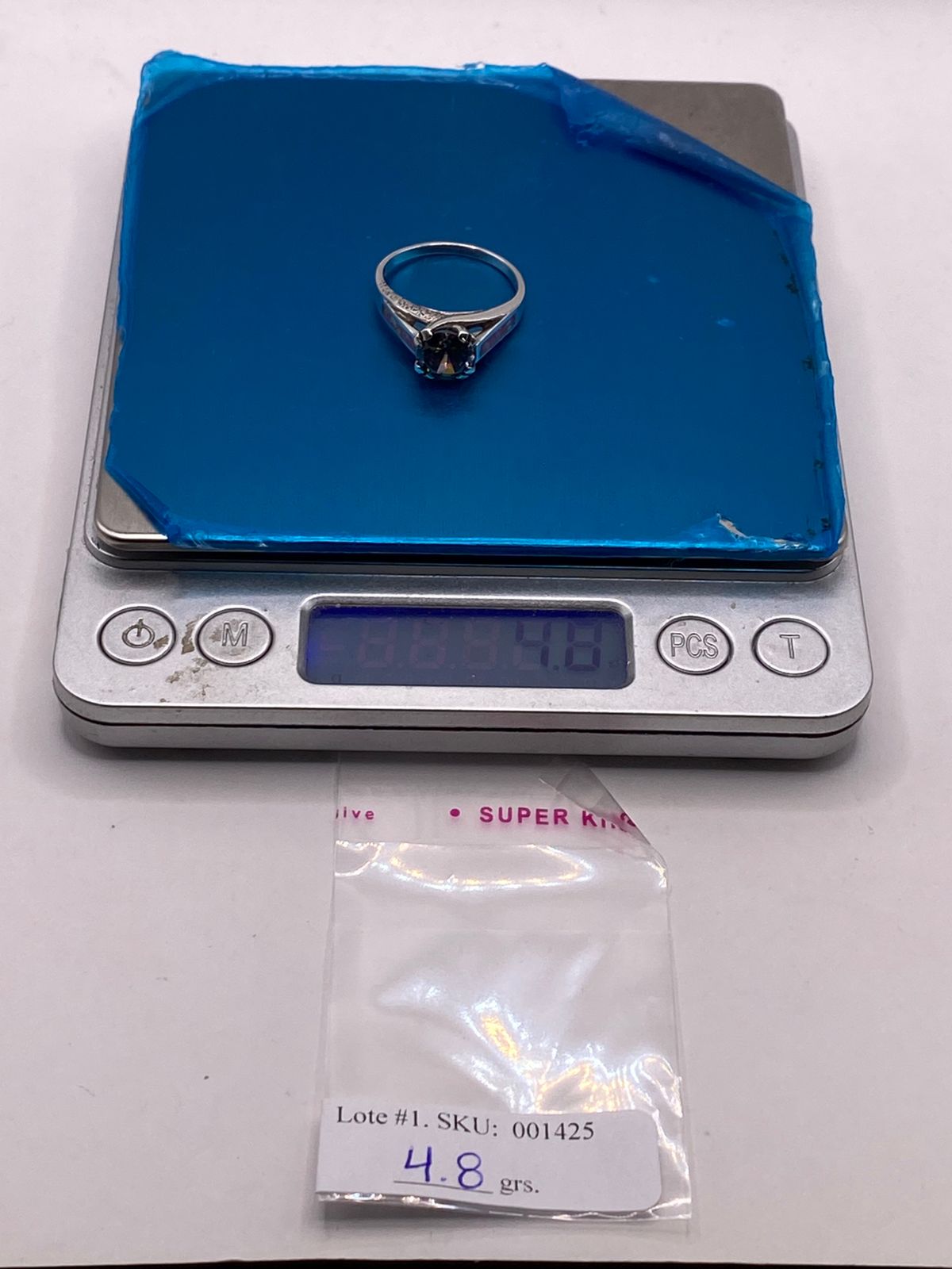 Anillo Solitario de Plata Ley 950 con Ópalo de Fuego y Zirconia Multicolor