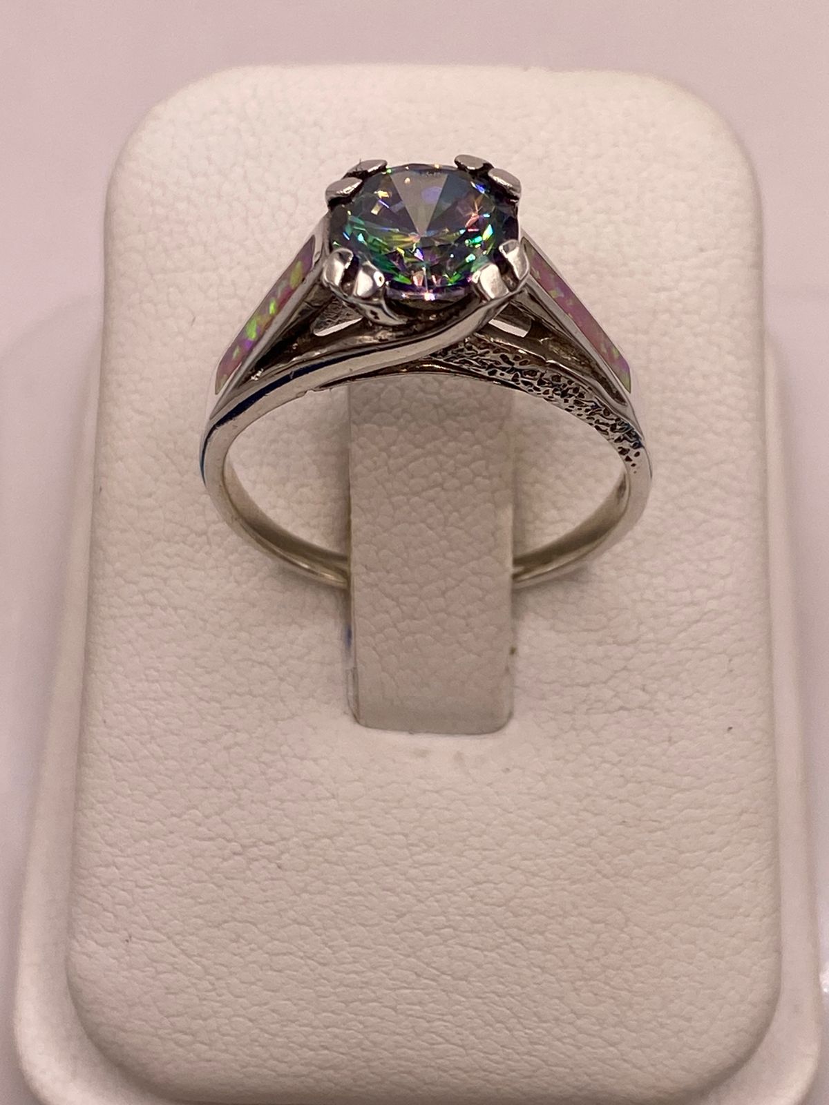Anillo Solitario de Plata Ley 950 con Ópalo de Fuego y Zirconia Multicolor