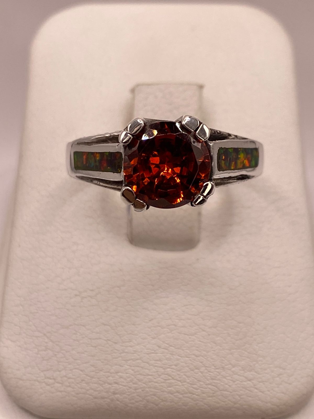 🧡 Anillo Solitario de Plata .950 con Zirconia Naranja y Ópalo de Fuego