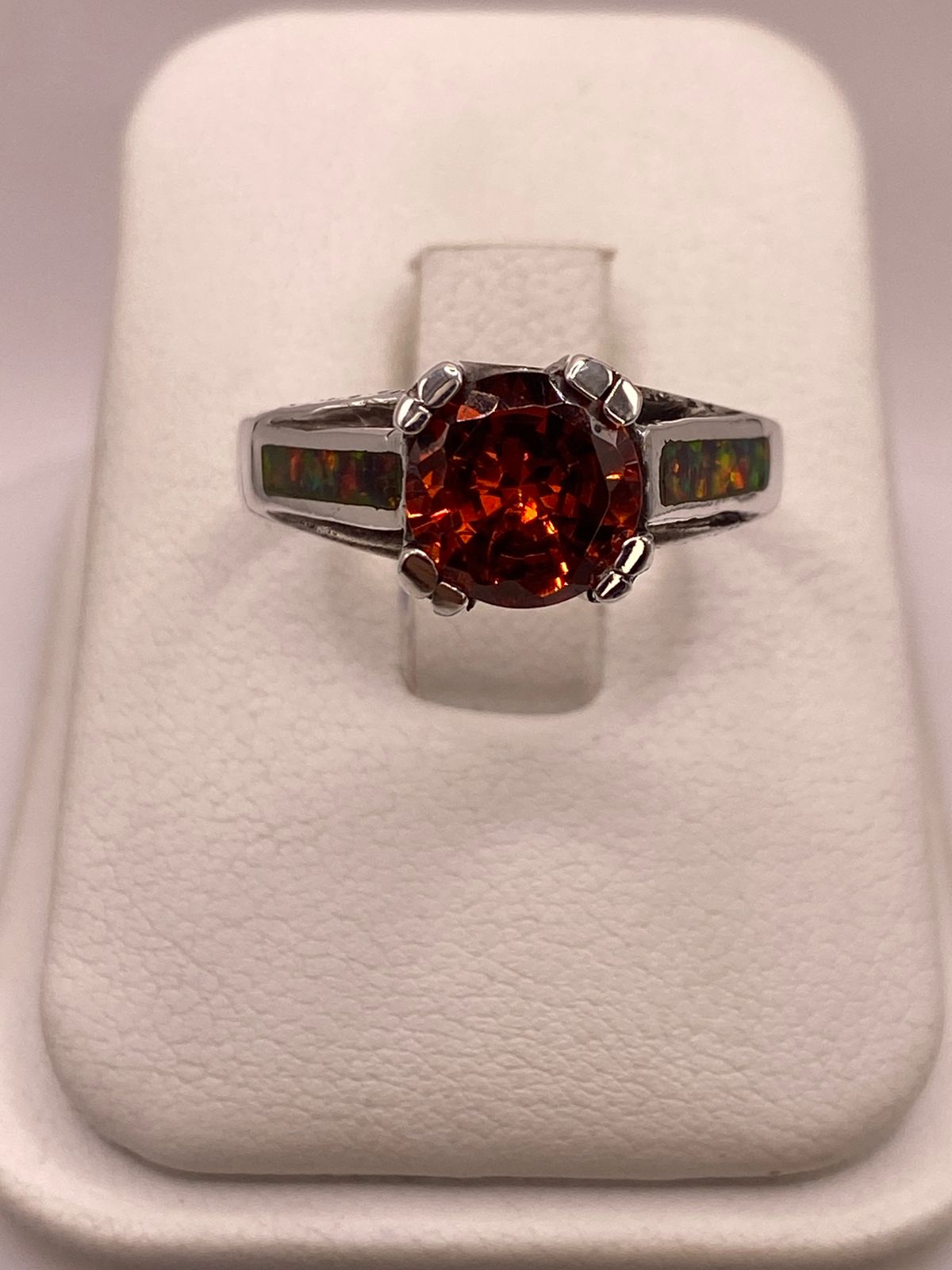 🧡 Anillo Solitario de Plata .950 con Zirconia Naranja y Ópalo de Fuego