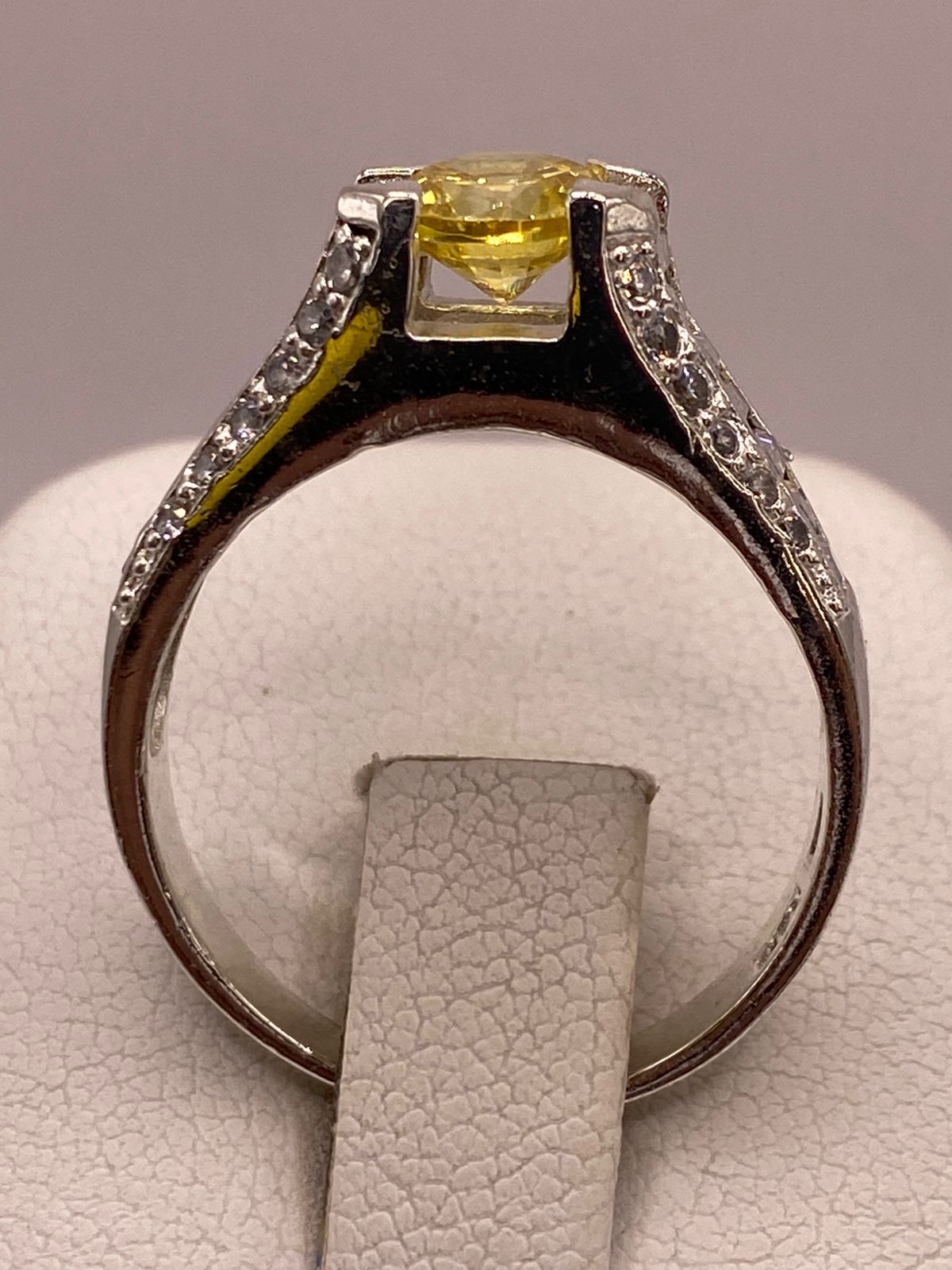 Anillo Solitario de Zirconia Amarilla Plata Ley 925