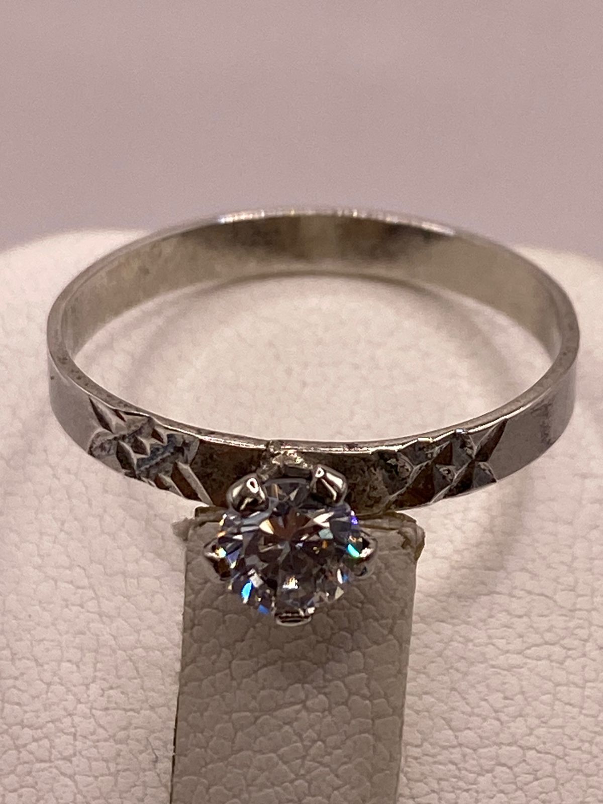 Anillo Solitario de Zirconia Blanca en Plata Ley 925