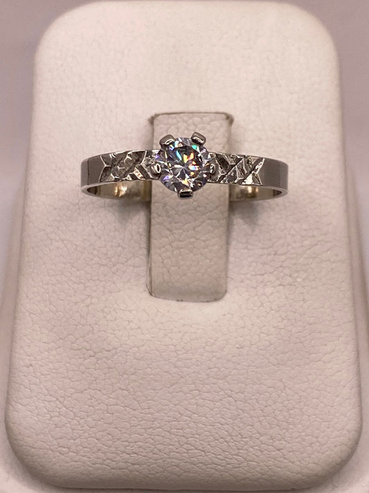 ANILLO SOLITARIO DE ZIRCONIA BLANCA EN PLATA LEY 925
