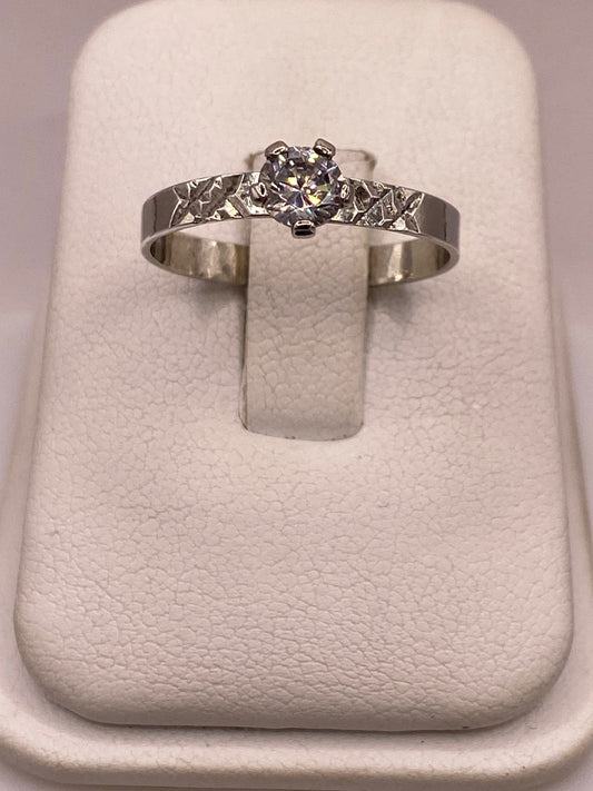 ANILLO SOLITARIO DE ZIRCONIA BLANCA EN PLATA LEY 925