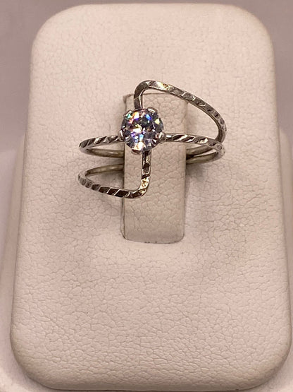 Anillo Solitario de Zirconia Blanca en Plata Ley 925, vista frontal