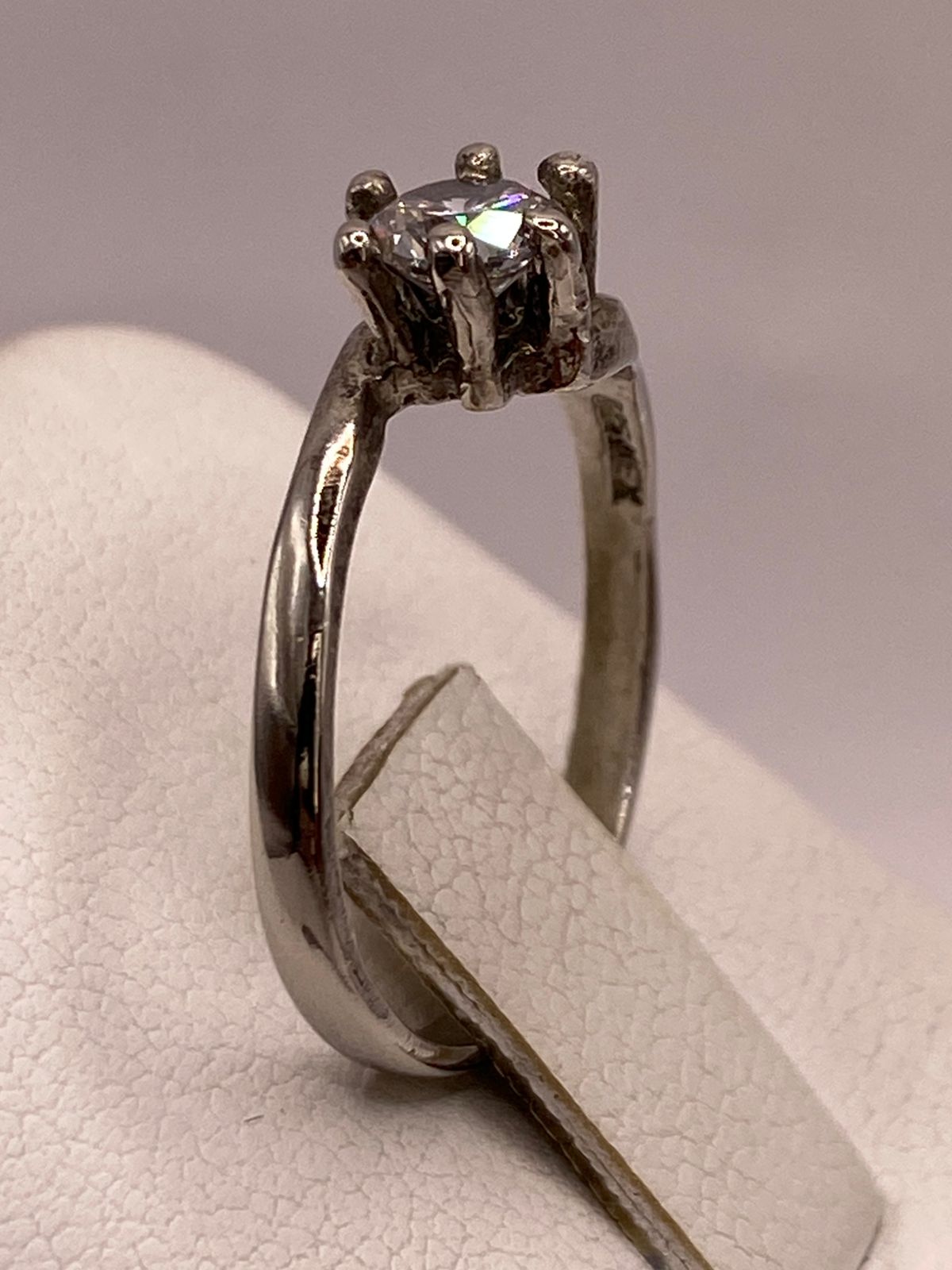 Anillo Solitario de Zirconia Blanca en Plata Ley 925