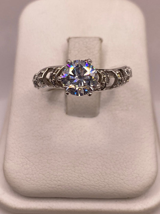 ANILLO SOLITARIO DE ZIRCONIA BLANCA EN PLATA LEY 925