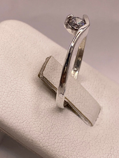 Anillo Solitario con Zirconia Blanca en Plata Ley 925