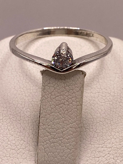 Anillo Solitario con Zirconia Blanca en Plata Ley 925