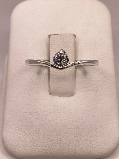 Anillo Solitario con Zirconia Blanca en Plata Ley 925