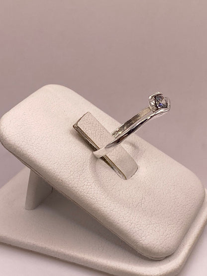 Anillo Solitario con Zirconia Blanca en Plata Ley 925
