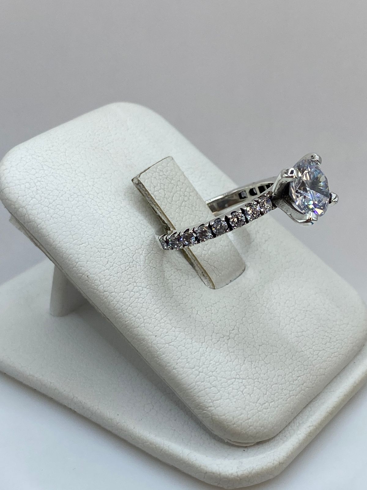 Anillo Solitario con Zirconia en Plata 925