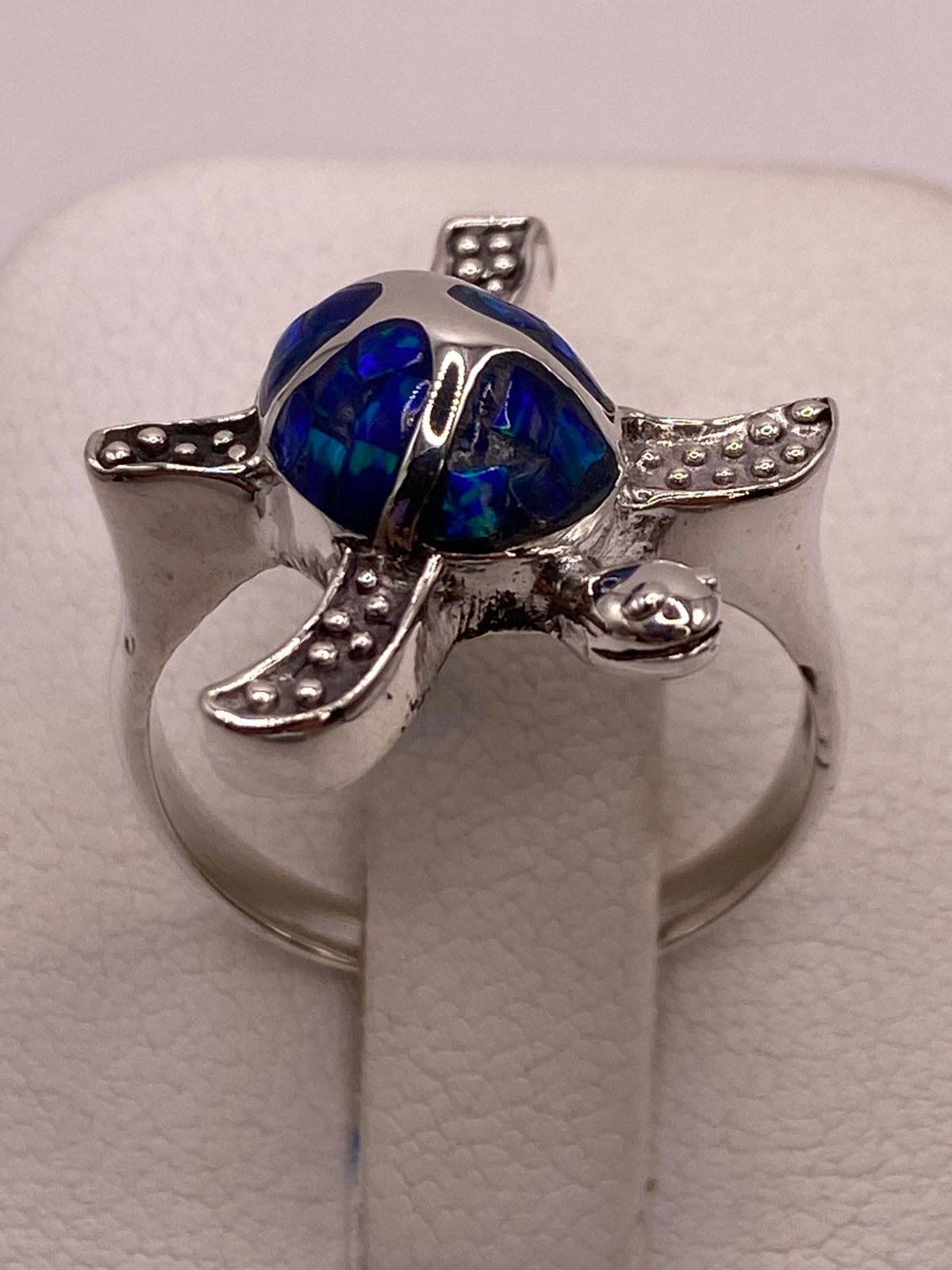 ANILLO TORTUGA MARINA DE PLATA LEY 950 CON ÓPALO DE FUEGO