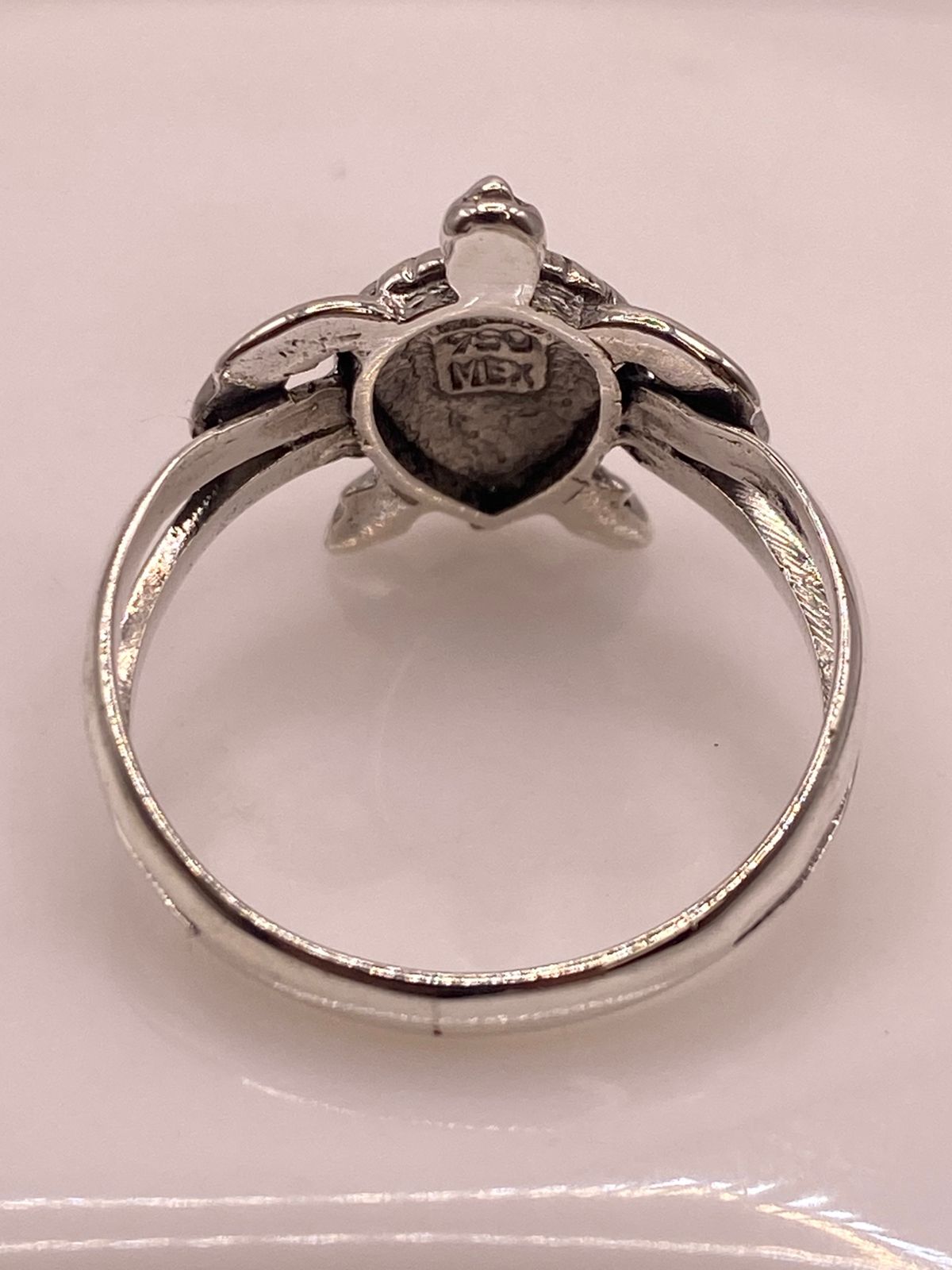 Anillo de Tortuga en Plata Ley 950 con Ópalo Verde