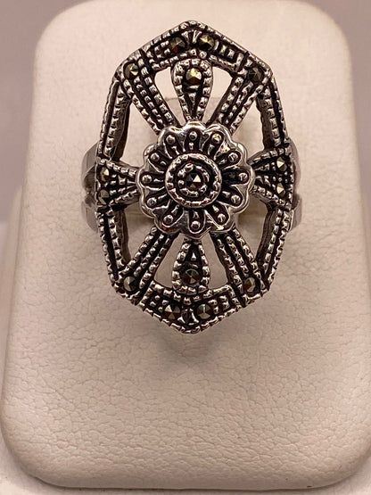 Anillo Vintage Art Deco con Marquesitas en Plata Ley 925, vista de detalle