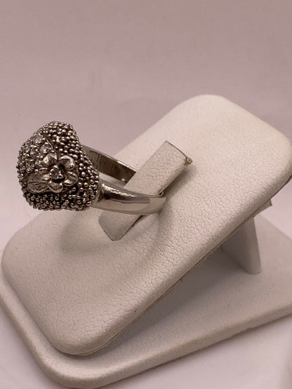 Anillo Vintage Floral con Zirconias en Plata Ley 925, vista lateral