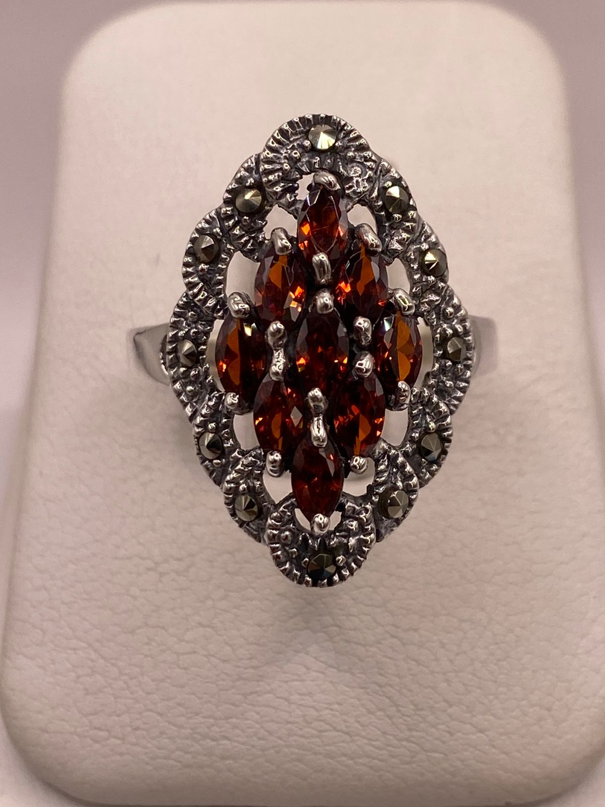 Anillo Vintage con Zirconia Naranja y Marquesitas en Plata Ley 925