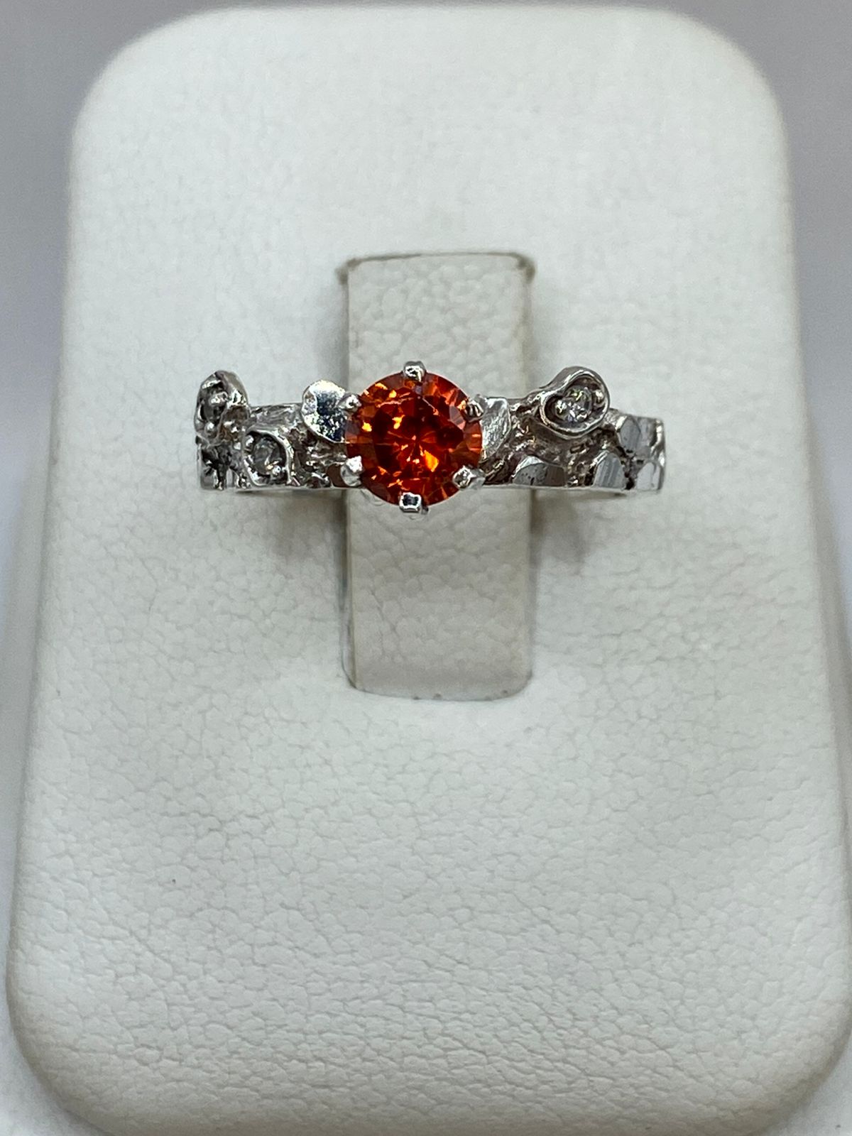 Anillo Vintage con Zirconia Naranja en Plata 925