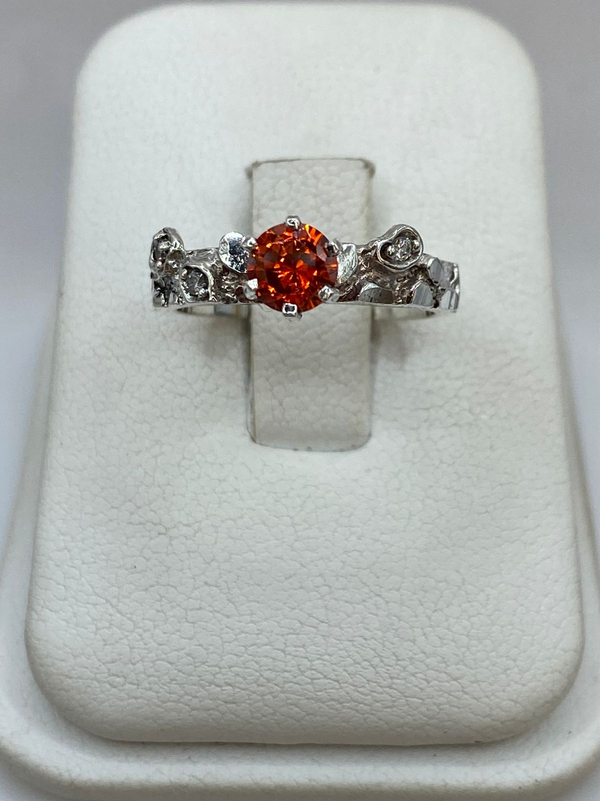 Anillo Vintage con Zirconia Naranja en Plata 925