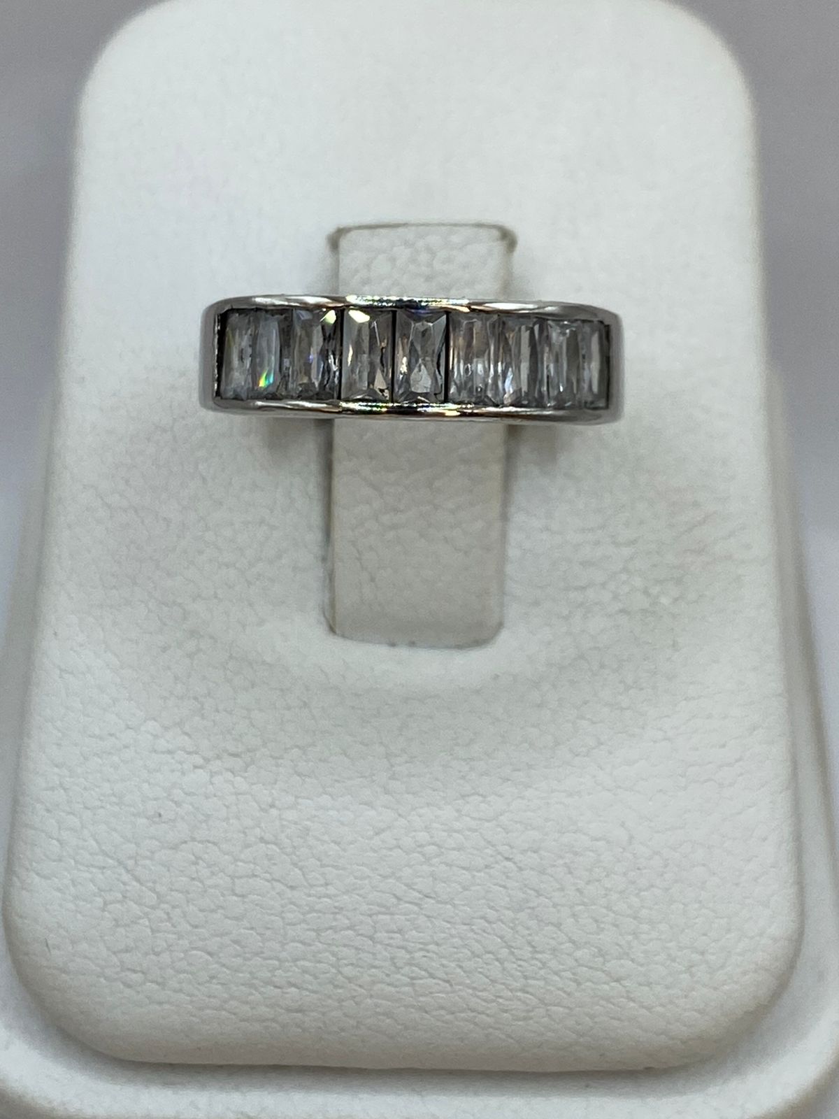 Anillo con Zirconias en Plata 925