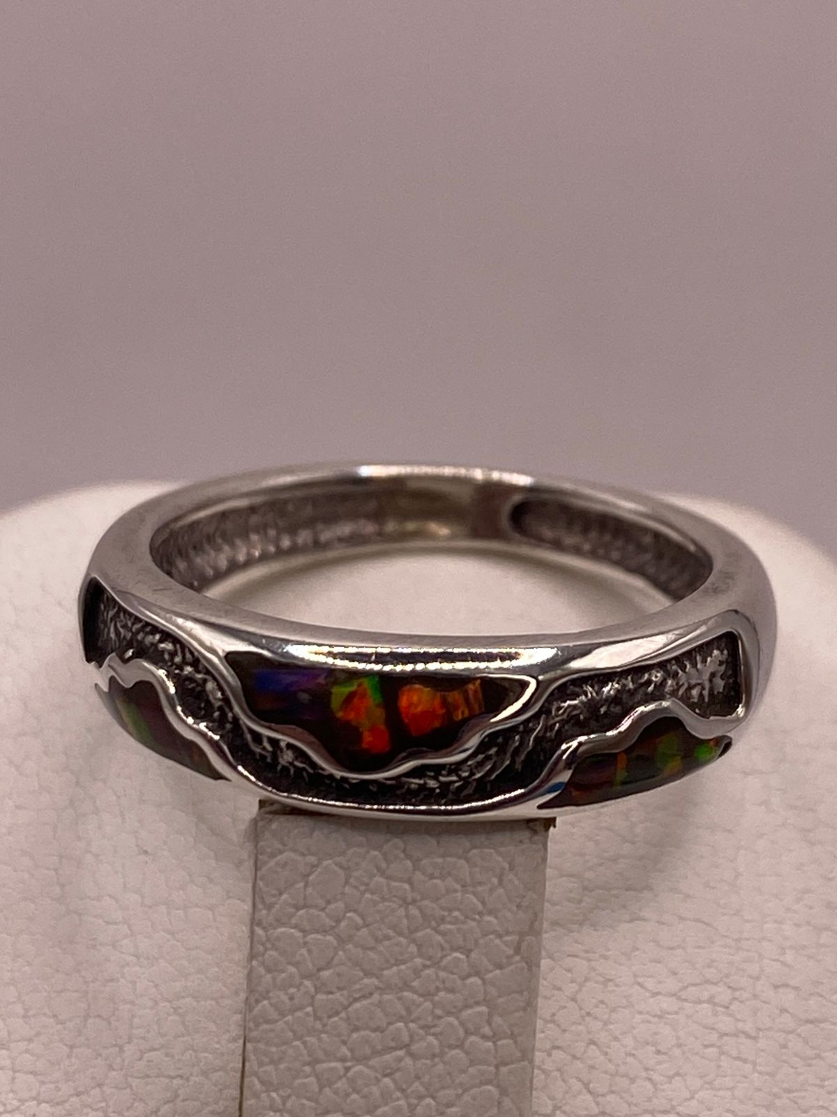 Argolla Ópalo de Fuego Multicolor Ondas Artesanales Plata 950