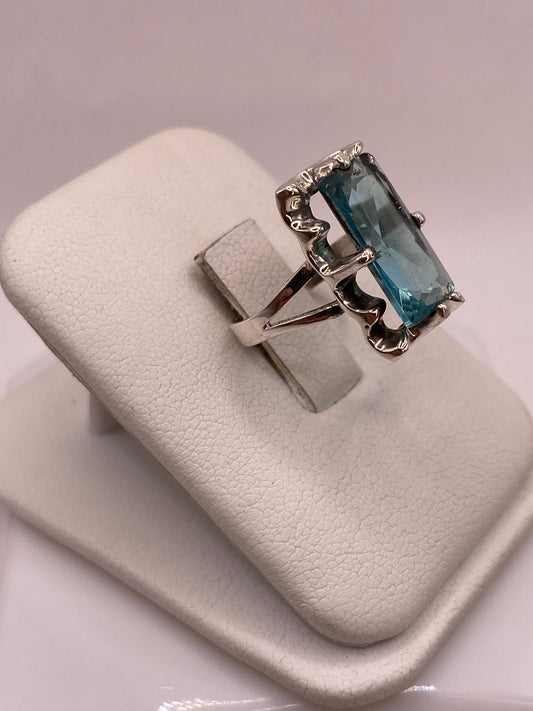 Anillo de Plata .925 con Circonia Azul Corte Rectangular — Vintage Taxco