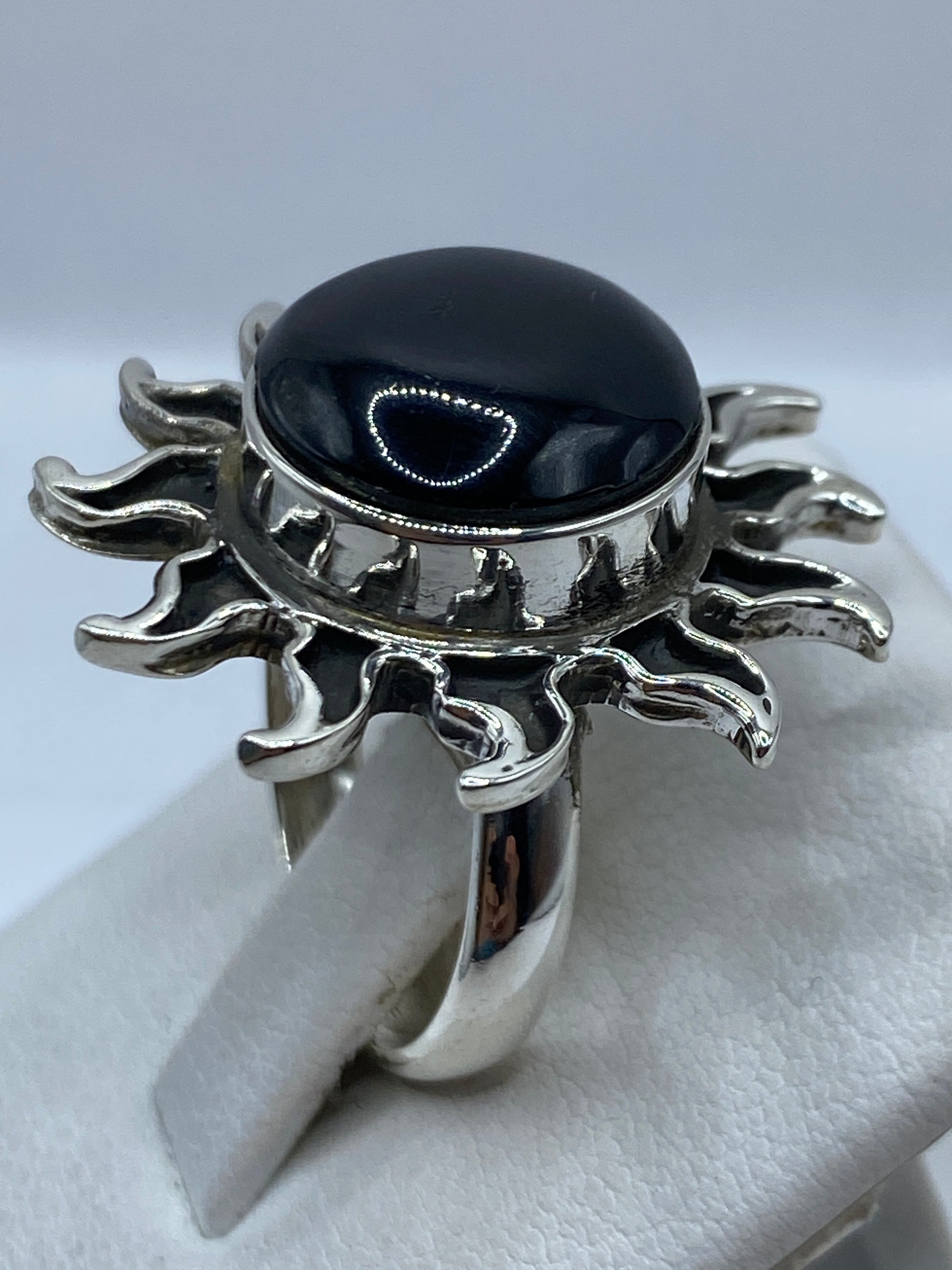 Anillo ajustable de ónix negro en plata .925 visto desde arriba