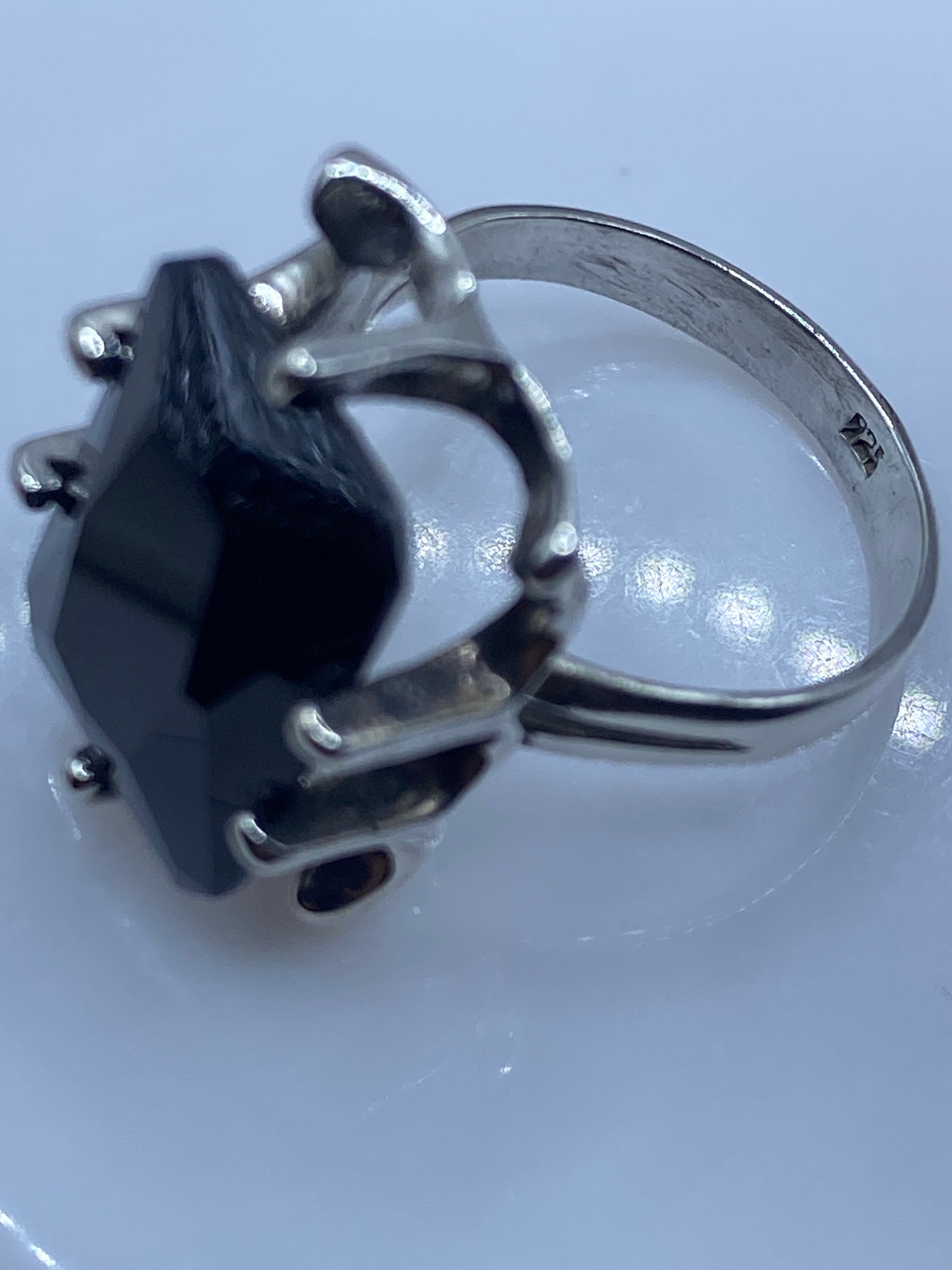 Anillo de Plata Circonia Negra Facetada — Solitario Elegante — foto 5