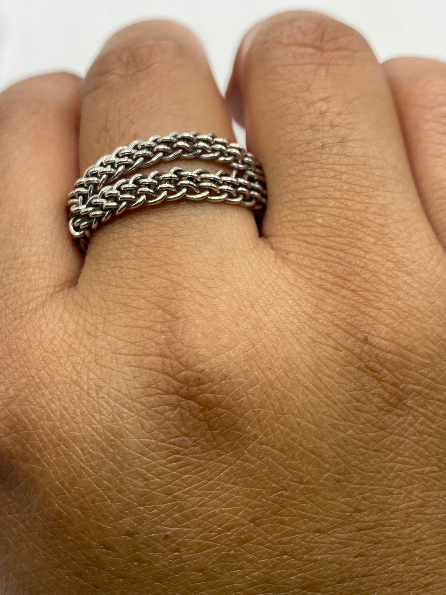 Anillo en escala de peso 4.2 gramos, talla 11 con sello 925
