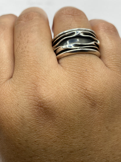 Anillo en balanza de precisión: 7.8 gramos de plata auténtica de Taxco