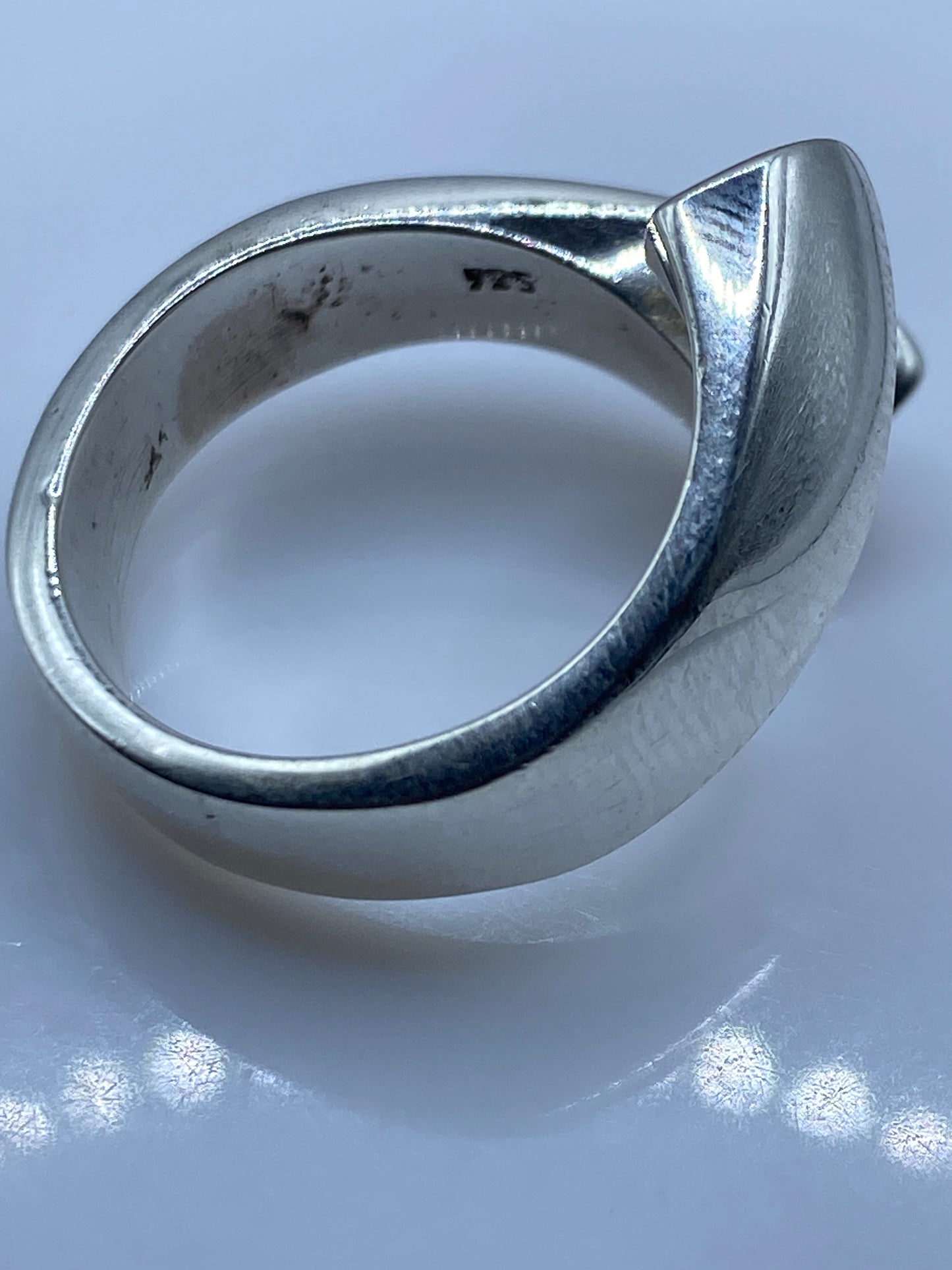 Anillo de Plata Escultural Minimalista — Uso Diario — foto 5