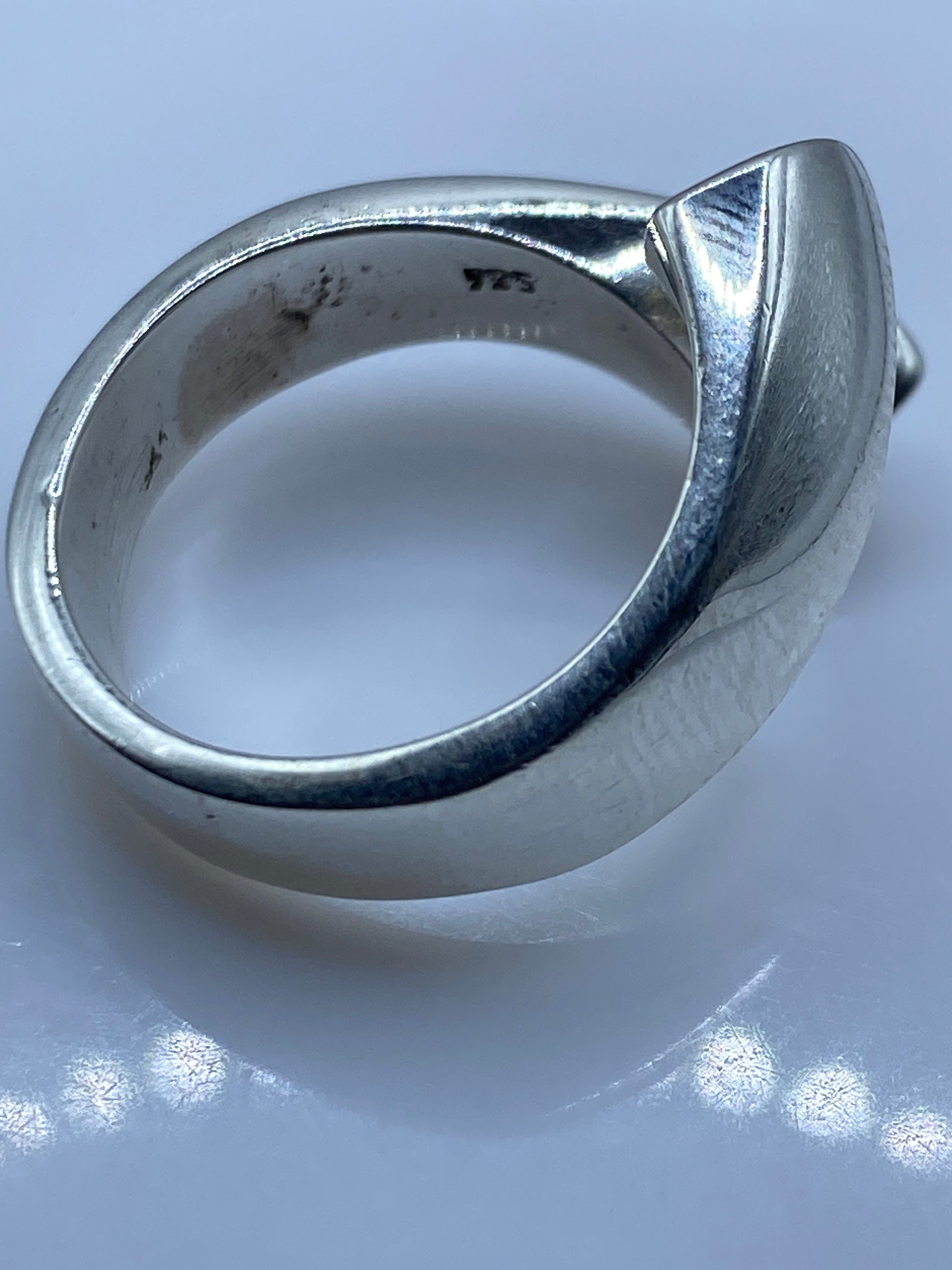 Anillo de Plata Escultural Minimalista — Uso Diario — foto 5