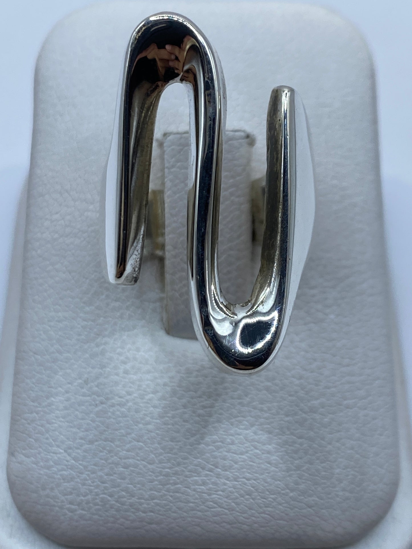 Anillo de Plata Minimalista Ovalado — Diseño Puro — foto 1