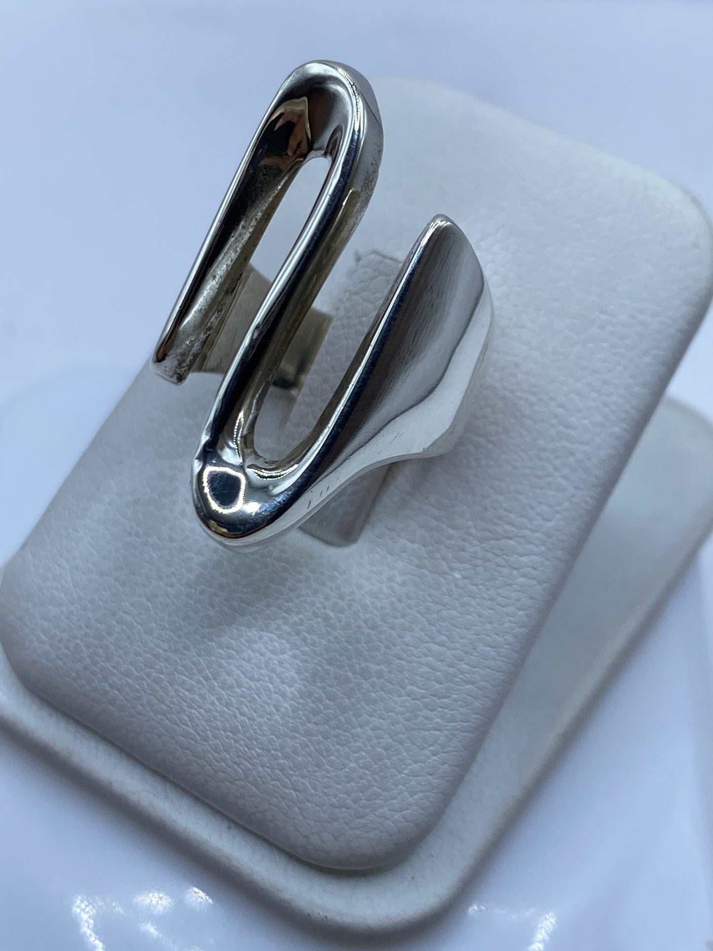 Anillo de Plata Minimalista Ovalado — Diseño Puro — foto 2