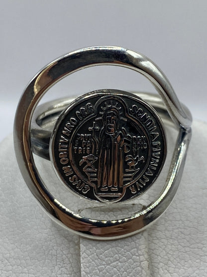 San Benito de Nursia grabado en calado de plata, detalle del diseño