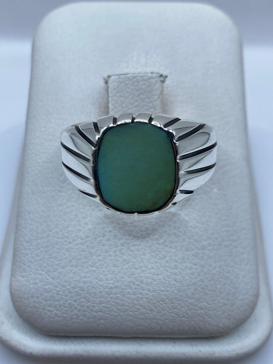 Anillo de plata .925 con turquesa azul cielo y acanalados escultóricos, talla 8