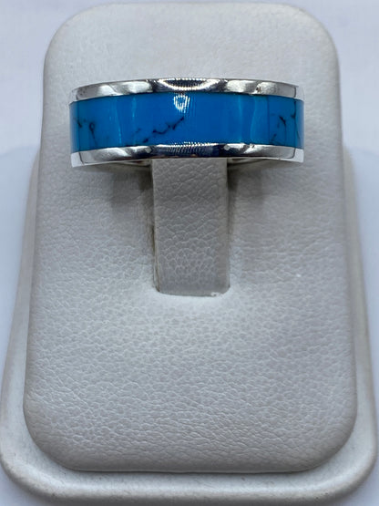 Anillo de plata .925 con turquesa azul cielo engastada en caja de presentación