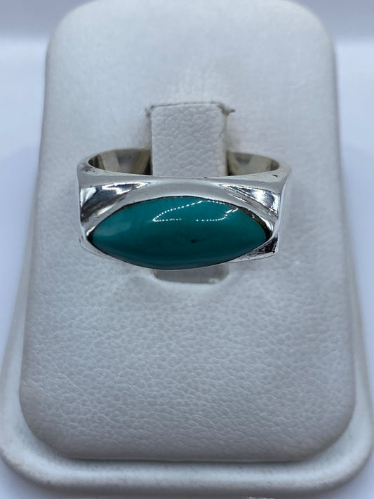 Anillo de plata .925 con turquesa azul cielo en caja blanca, vista superior