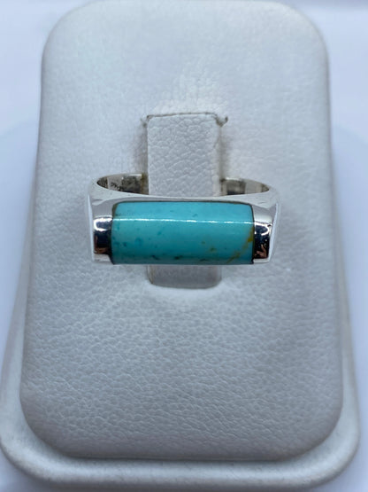 Anillo de plata .925 con turquesa azul cielo engastada a mano, vista frontal