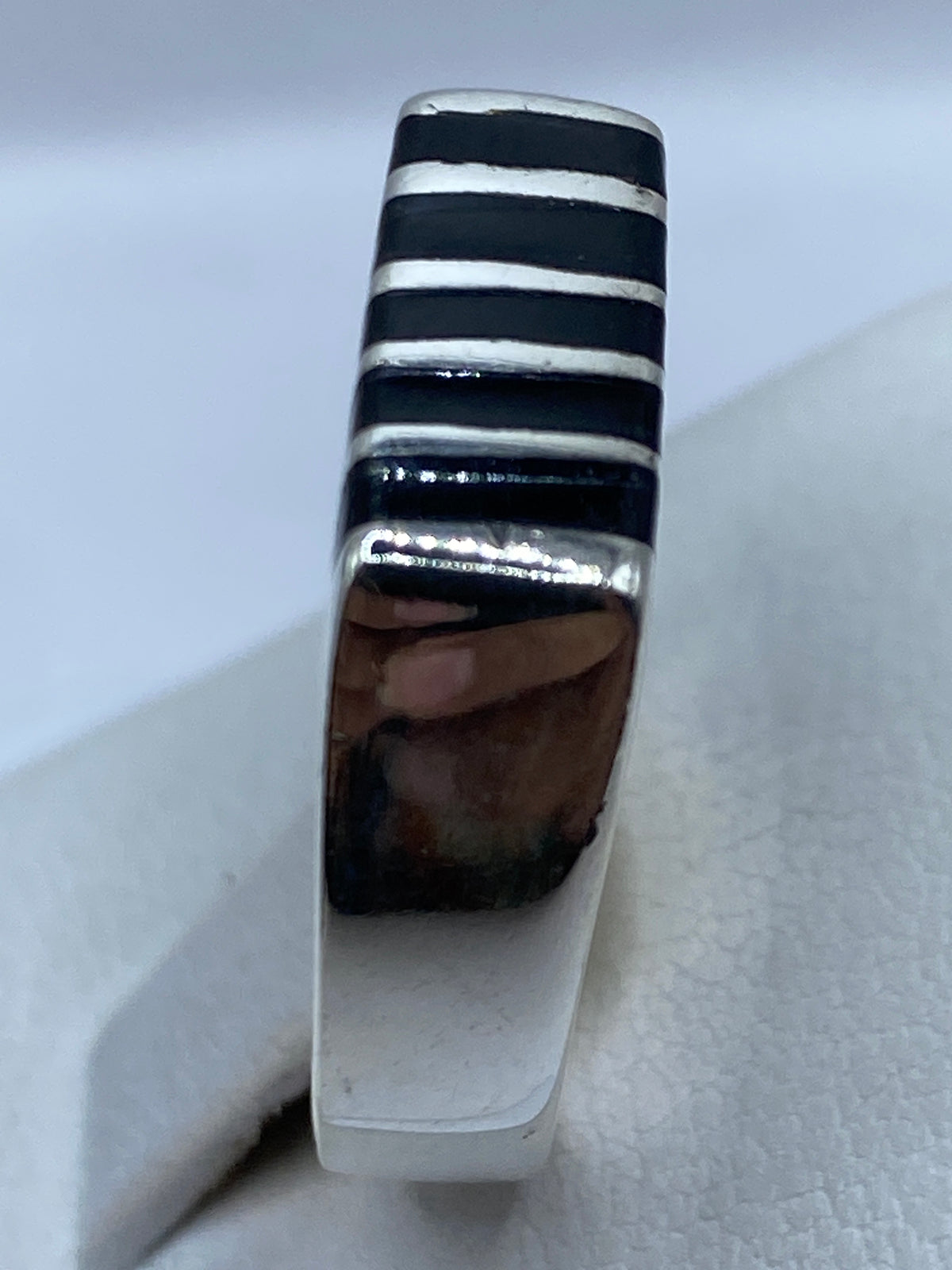 Detalle del Quinto .925 en la parte interior del anillo de plata