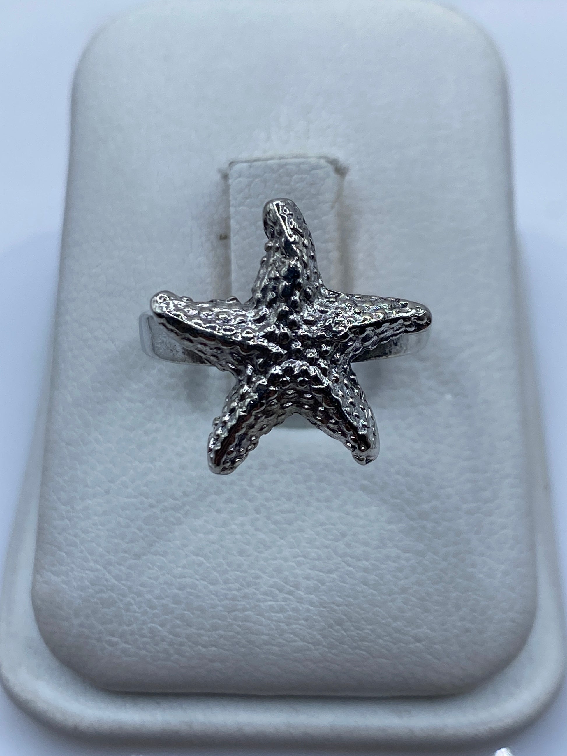 Anillo de plata .925 con diseño de estrella marina fundido en Taxco, vista frontal