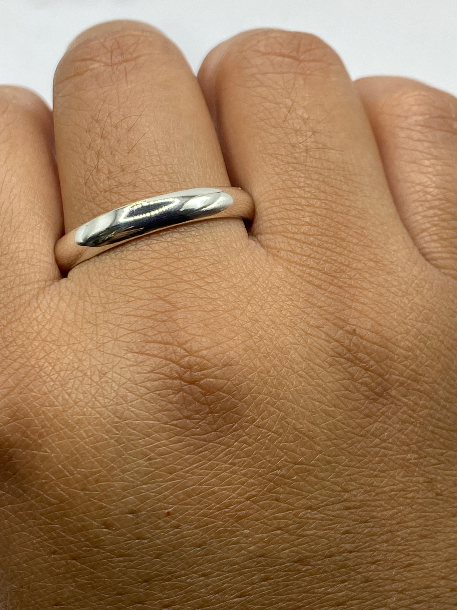 Anillo de plata .925 en uso diario, versatilidad de diseño