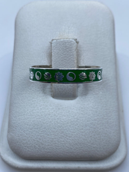 Anillo de plata minimalista en talla 10 dentro de estuche blanco