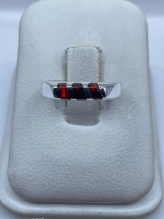Anillo de plata .925 con ópalo de fuego multicolor en estuche blanco