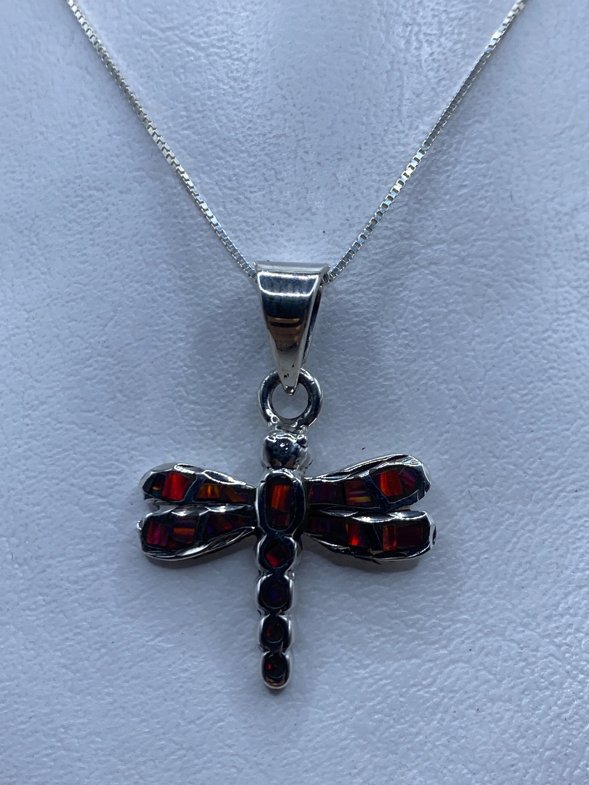 Dije libélula de plata .950 con Ópalo de Fuego multicolor en cadena plateada