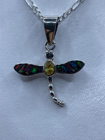 Dije libélula de plata .950 con ópalo de fuego multicolor engastado a mano