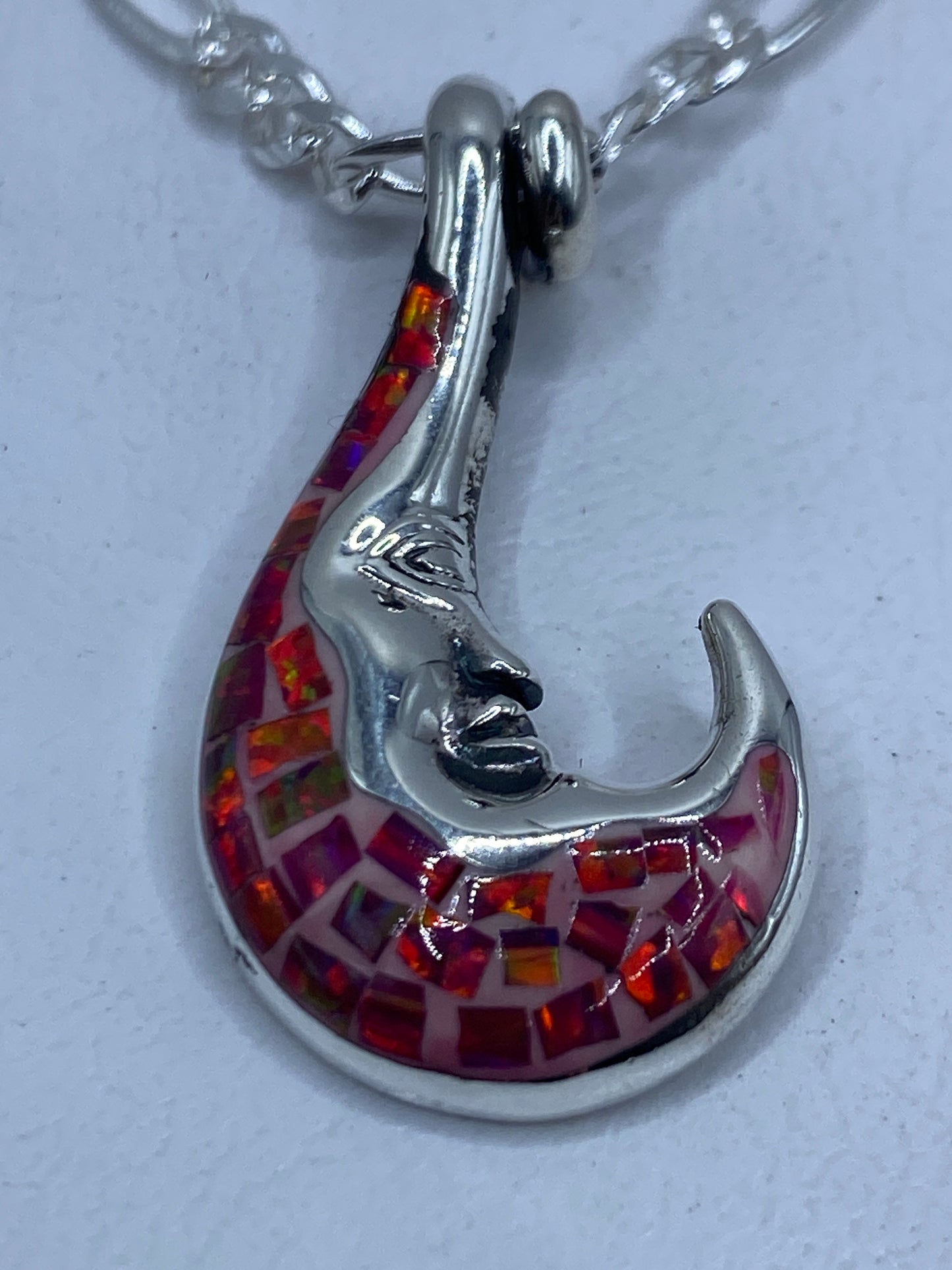 Dije de plata .950 con ópalo de fuego rosa, forma de lágrima invertida con gancho, 3.7 cm