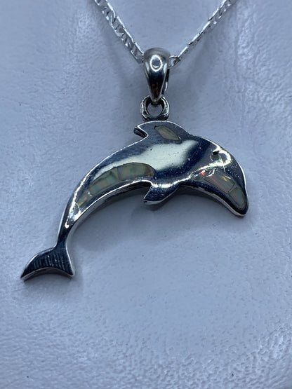 Dije de plata .950 con ópalo de fuego engastado a mano, 4 cm de largo, con cadena