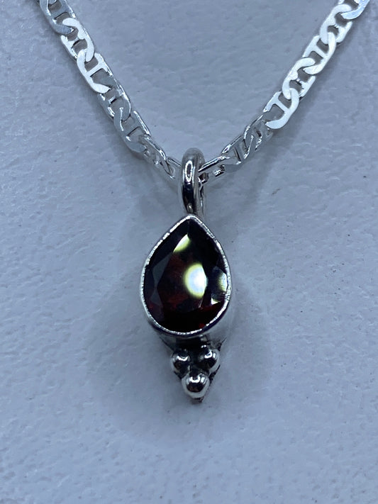 Dije de plata .925 con circonia roja facetada, 2.5 cm, colgante sin cadena