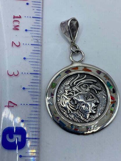 Reverso del dije mostrando el Quinto .925 de autenticidad